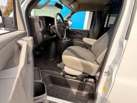 2023 GMC Savana 2500