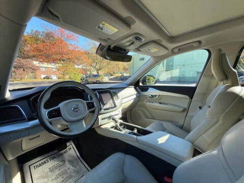 2018 Volvo XC90 T6 Momentum