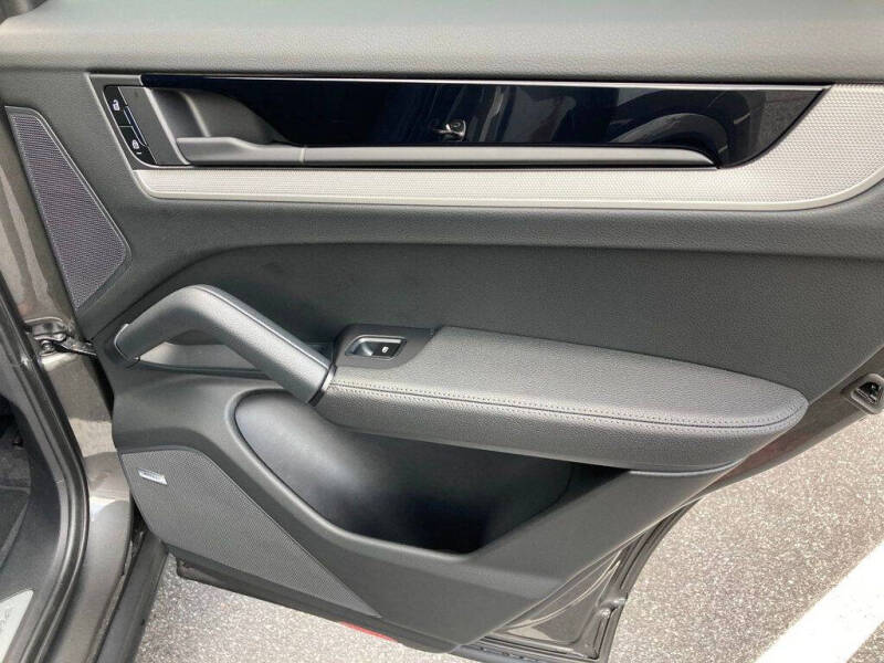 2025 Porsche Cayenne E-Hybrid