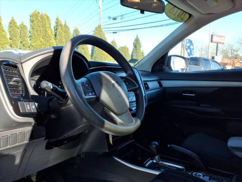 2018 Mitsubishi Outlander ES