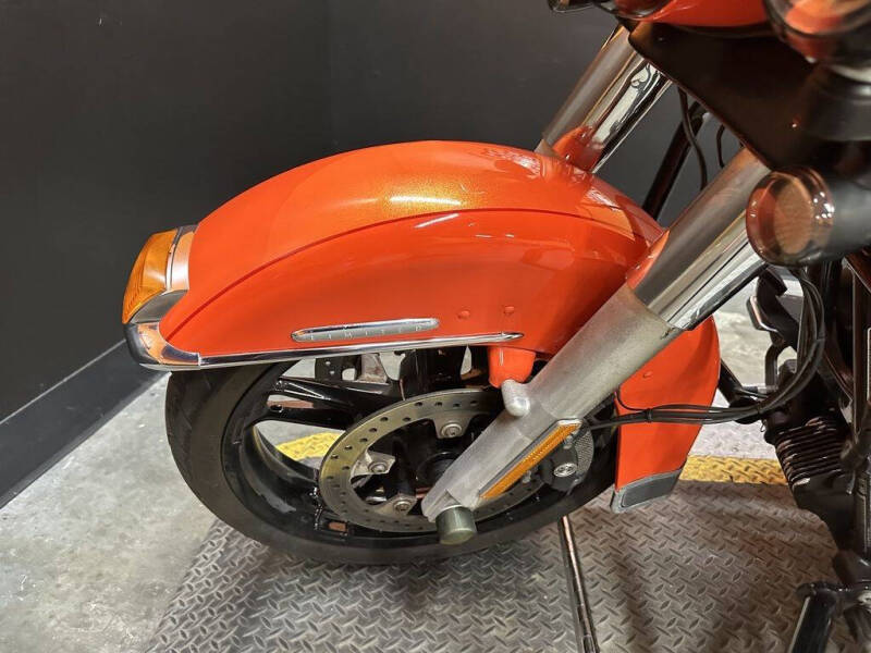 2012 Harley-Davidson® FLHTK - Electra Glide® Ul