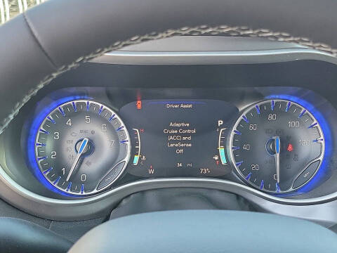 2025 Chrysler Voyager LX