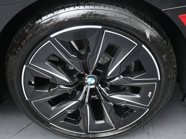 2023 BMW 7 Series 740i