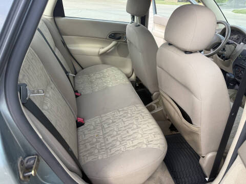 2005 Ford Focus ZX4 S