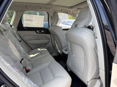 2025 Volvo XC60 T8 Plus Dark Theme