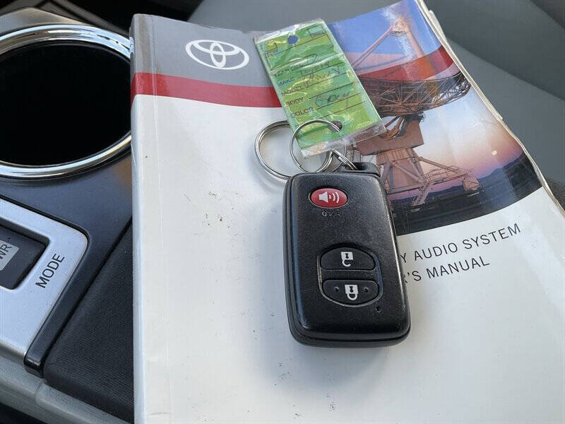 2012 Toyota Prius v Two