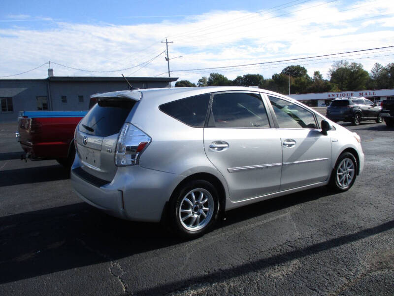 2014 Toyota Prius v Three