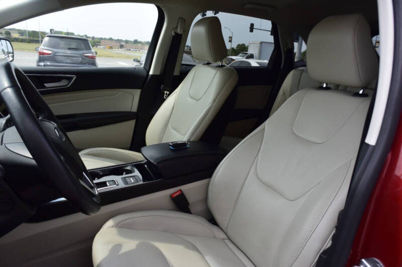 2020 Ford Edge Titanium