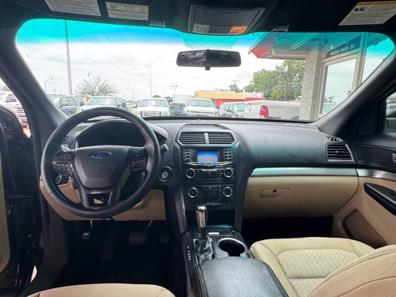 2016 Ford Explorer