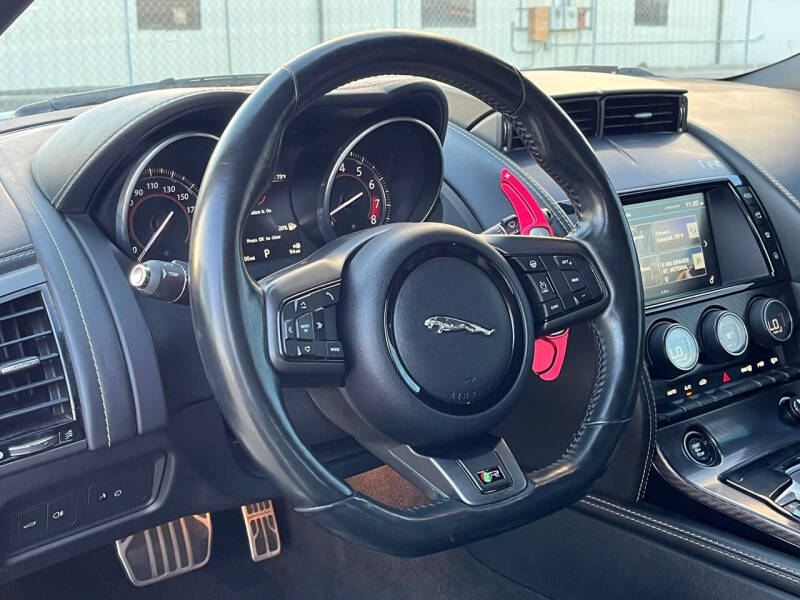 2016 Jaguar F-TYPE R