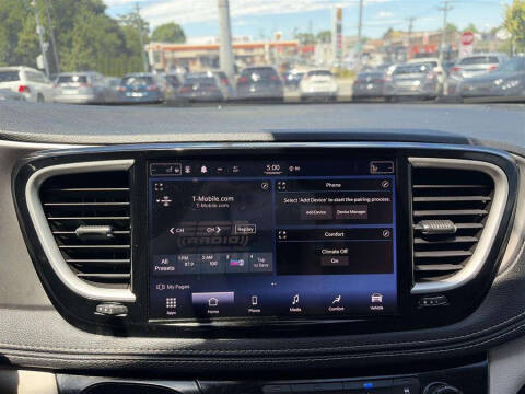 2021 Chrysler Pacifica Touring L