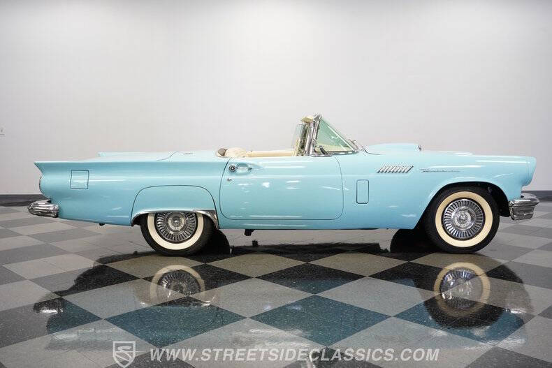 1957 Ford Thunderbird