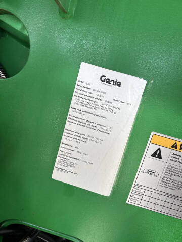 2016 Genie 65' Manlift