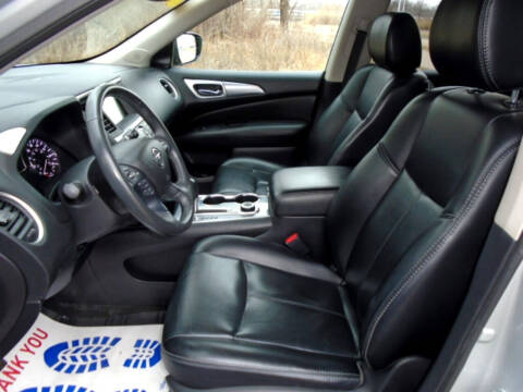 2017 Nissan Pathfinder SL