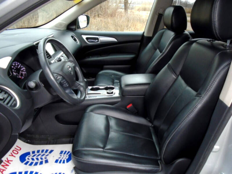 2017 Nissan Pathfinder SL