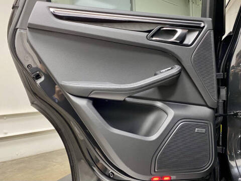 2022 Porsche Macan