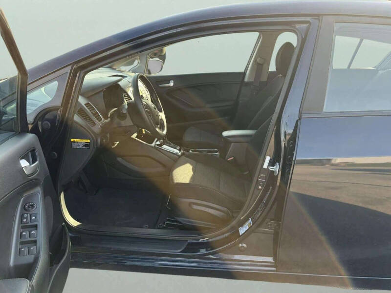 2017 Kia Forte5 LX