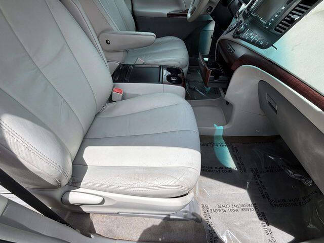2011 Toyota Sienna XLE 8-Passenger