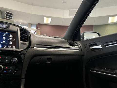 2022 Chrysler 300 S V6