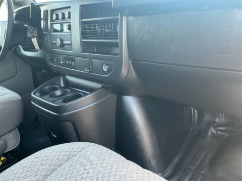 2025 Chevrolet Express LS 3500