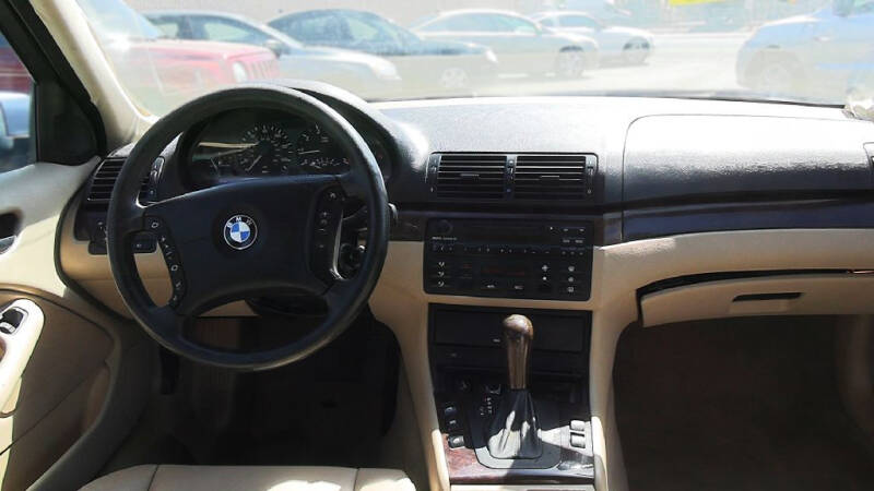 2004 BMW 3 Series 325i