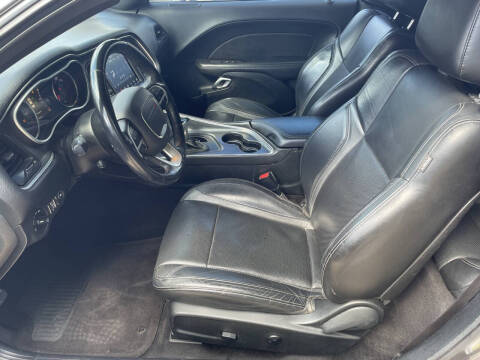 2018 Dodge Challenger SXT Plus
