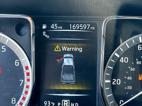 2017 Nissan Titan SV