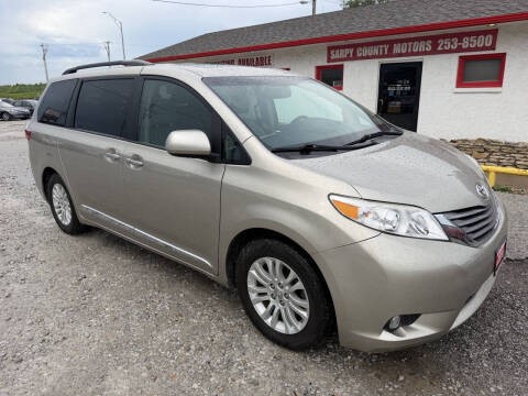 2017 Toyota Sienna XLE 7-Passenger Auto Access Seat