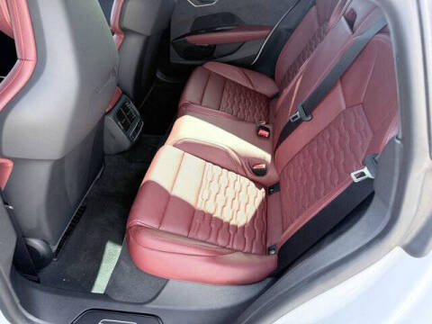 2024 Audi e-tron GT quattro Premium Plus