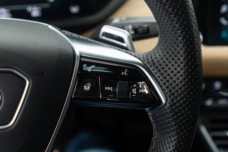 2023 Audi e-tron GT quattro Premium Plus