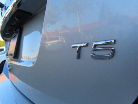 2016 Volvo XC60 T5 Drive-E Premier