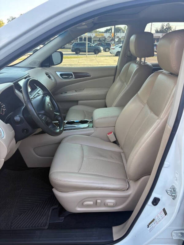 2017 Nissan Pathfinder Platinum