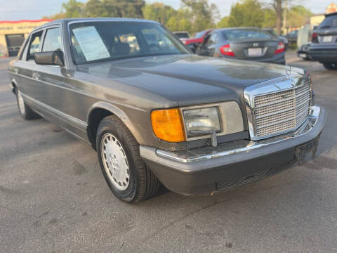 1986 Mercedes-Benz 560-Class for sale at Atlantic Auto Sales in Garner NC
