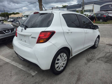 2015 Toyota Yaris 5-Door SE
