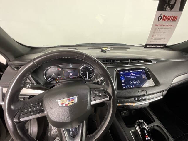 2023 Cadillac XT4 Premium Luxury