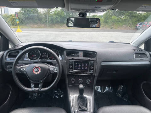 2021 Volkswagen Golf TSI