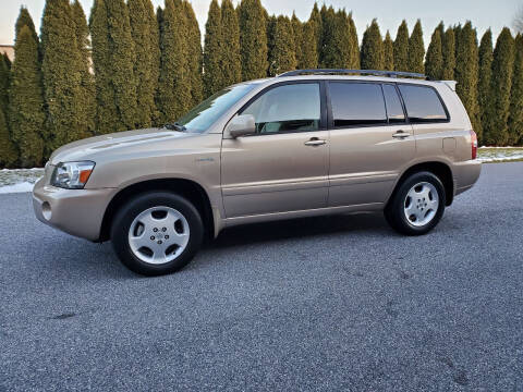 2005 Toyota Highlander for sale at Kingdom Autohaus LLC in Landisville PA
