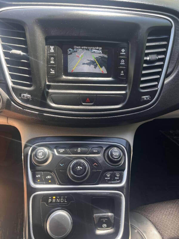 2015 Chrysler 200 Limited