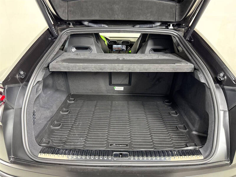 2022 Lamborghini Urus