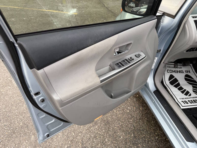 2015 Toyota Prius v Two