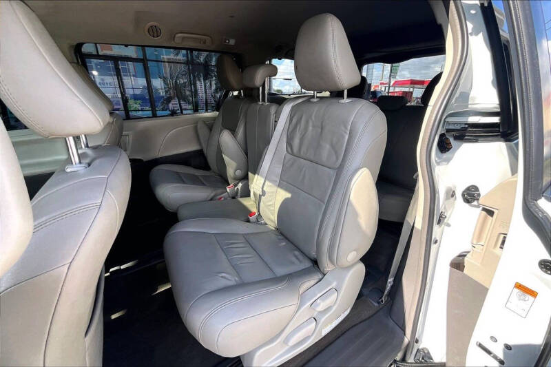 2018 Toyota Sienna XLE 8-Passenger