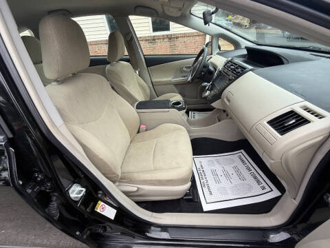 2012 Toyota Prius v Five