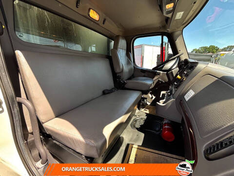 2020 Freightliner M2 106
