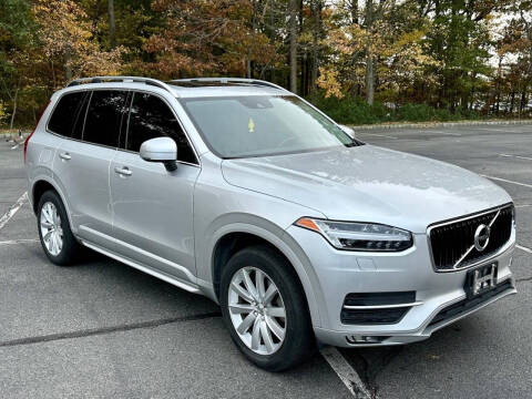 2016 Volvo XC90 T6 Momentum