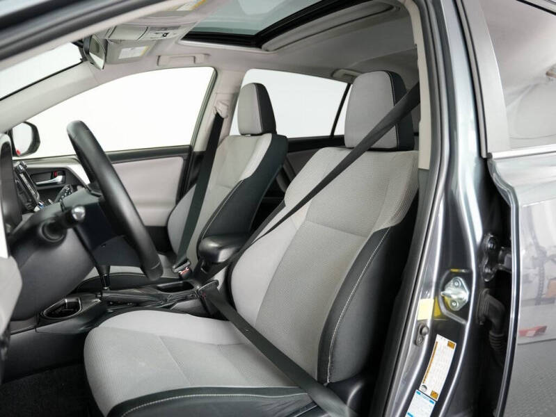 2017 Toyota RAV4 Hybrid XLE