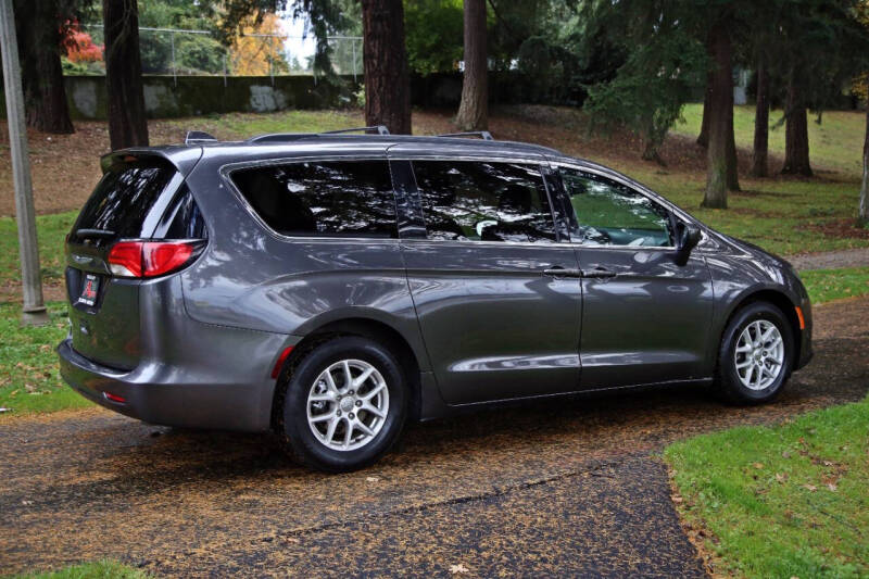 2020 Chrysler Voyager LXi