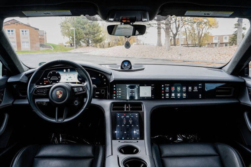 2023 Porsche Taycan Turbo