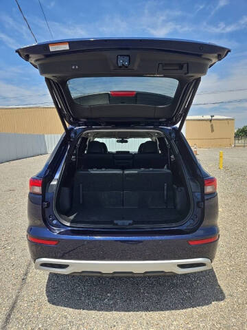 2024 Mitsubishi Outlander SE
