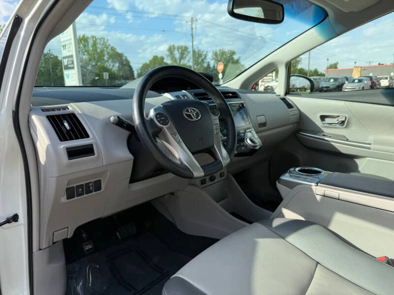 2017 Toyota Prius v