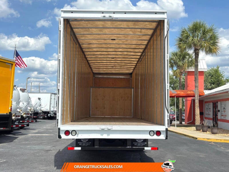 2020 Freightliner M2 106